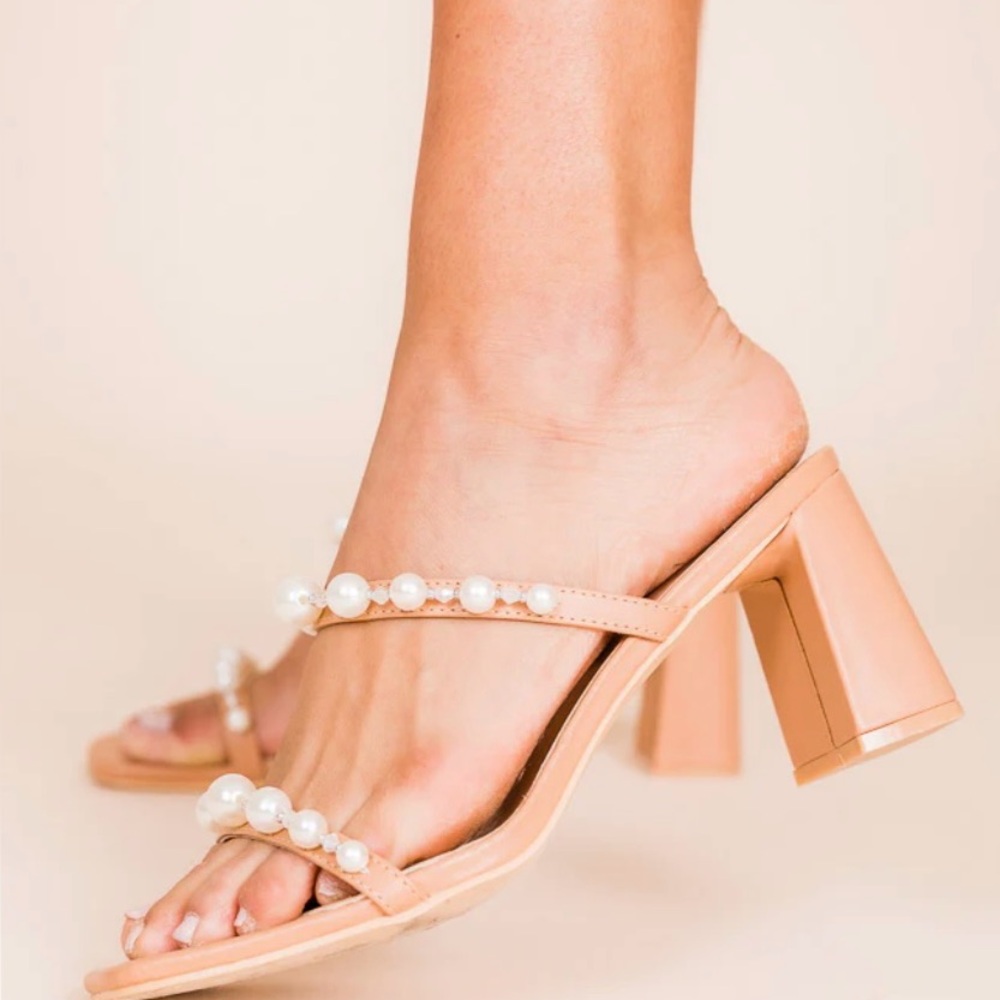 Pink Lily size 6 Pearl Embellished Tan Sandals